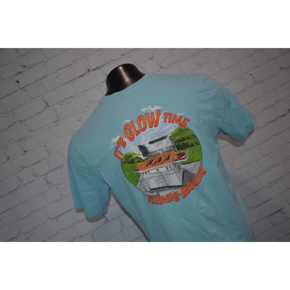 Tommy Bahama T-Shirt Mens Size Medium Hawaiian Tropical Its Glow Time Grilling - Picture 7 of 7